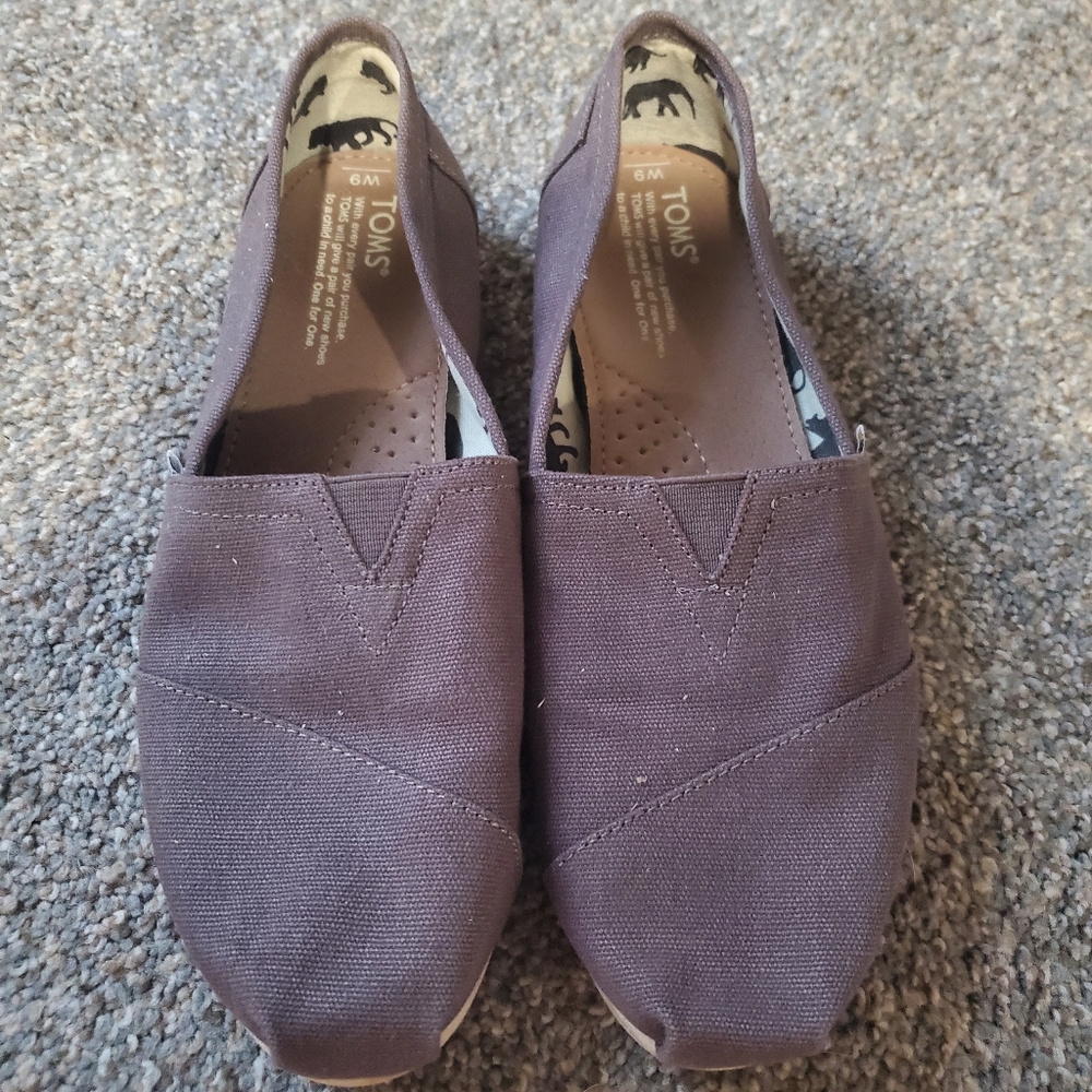 Womens Tom's Dark Grey Slip Ons, Size 9